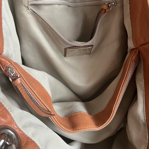 Mario Valentino Shoulder Bag - Picture 2 of 7